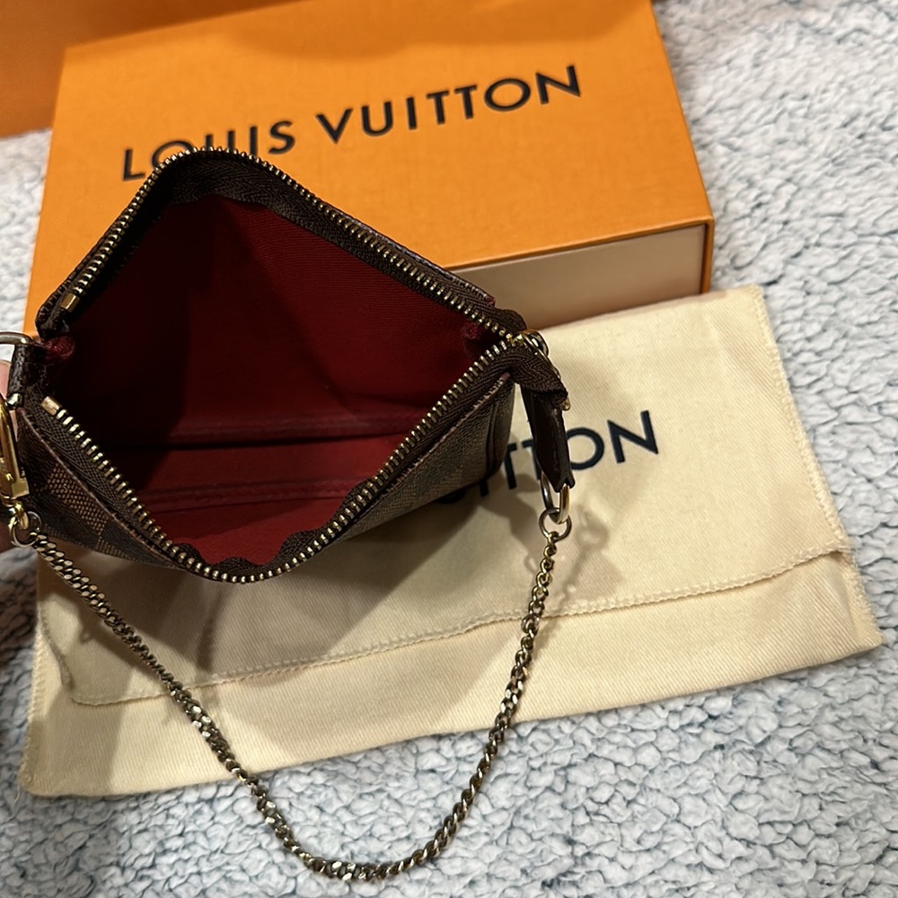 SOLD‼️Louis Vuitton Mini Pochette Accessoires dustbag and box included - Picture 7 of 10